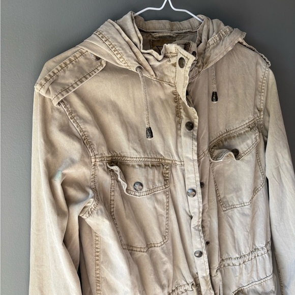 Aritzia Talula size small Women's Tan Utility trooper Jacket, 100% Cotton, Tan - Picture 3 of 10